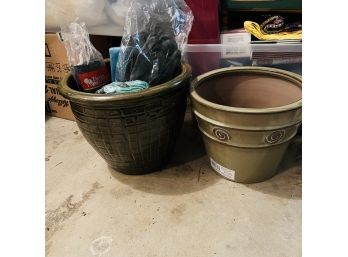 Ceramic Garden Pots, Garden Gloves And Mulch Liner