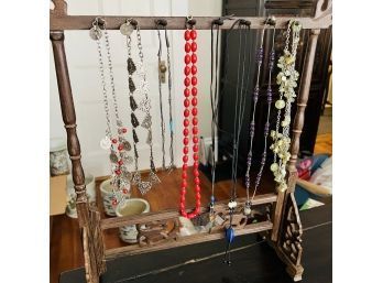 Assorted Beaded Jewelry Lot No. 8 (dining Room)