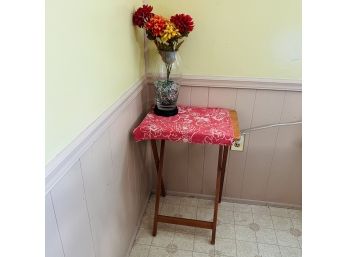 Tray Table With Vase (Kitchen)