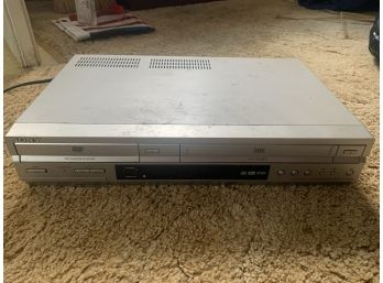 Combo DVD/VHS Player (Entry)