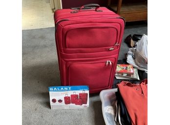 Luggage Set In Red (Living Room)