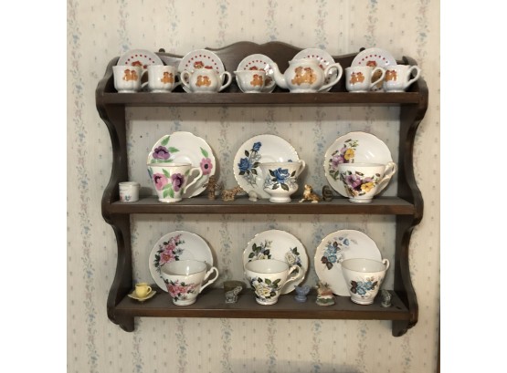 Tea Cup Shelf Lot No. 2 With Miniature Ceramic Animals (Living Room)