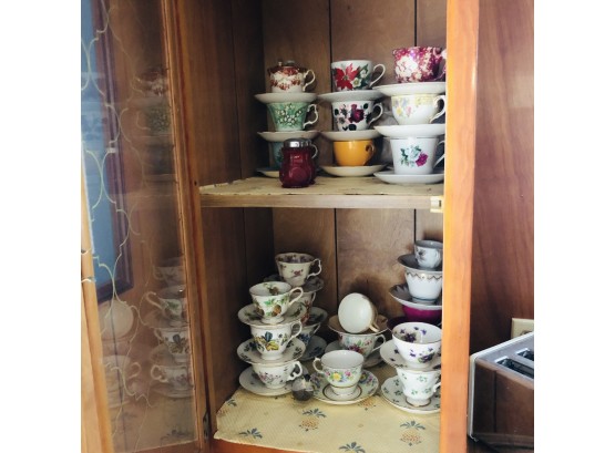 Tea Cup Cabinet Lot (Kitchen)