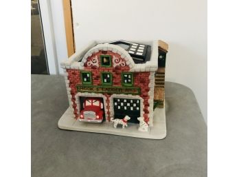 PartyLite Collectible Ceramic Village Tea Light Hook And Ladder Firehouse
