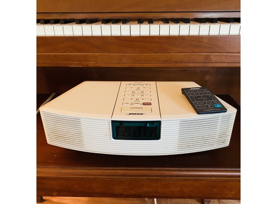 White Bose Wave Radio (Livingroom)