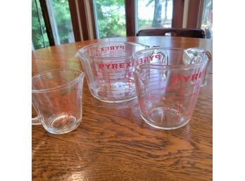 Pyrex Glass Measuring Cups (Kitchen)