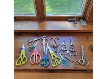 Scissors Lot (Kitchen)