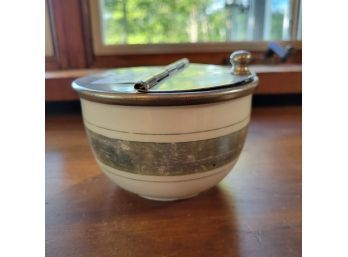 Vintage Bowl With Flip Top