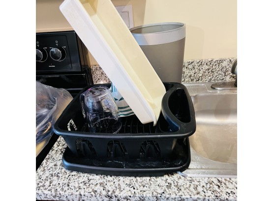 Dish Drainer, Trash Can, Drawer Bin And Two Cups (Kitchen)