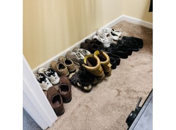 Men's Shoe Lot - Size 11 (Bedroom 2)