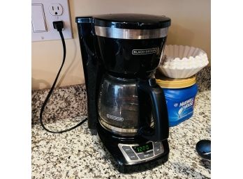 Black & Decker 12-cup Coffee Maker With Filters (Kitchen)