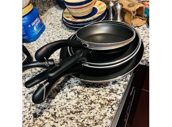 Assorted Non-stick Frying Pans (Kitchen)