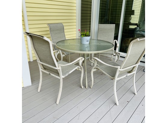 Hampton Bay Patio Table With Four Chairs