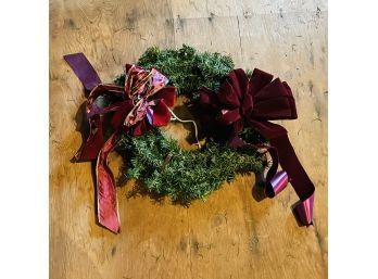 Holiday Wreath With Bows 21' (Garage)