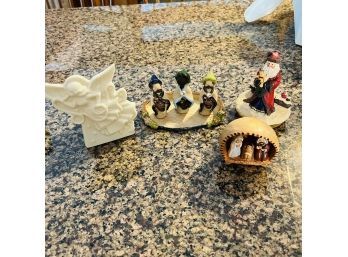 Assorted Holiday Figures (Kitchen)