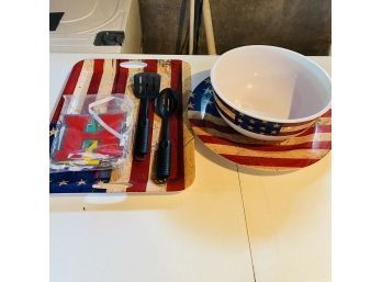 Plastic American Flag Dinnerware Set With Utensils (Basement Shelf)