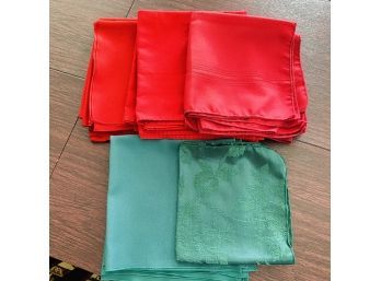 Assorted Red And Green Napkins And Placemats (Diningroom)