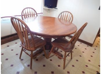 1970's Round Oak Table With 4 Windsor Style Chairs (Kitchen)