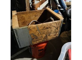 Old Crate With Rope (Garage)