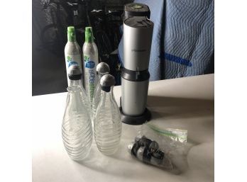 Soda Stream Set With Bottles And CO2 Carbonators