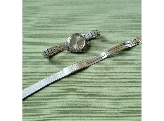 Womans 21 Jewels Seiko Watch With Original Band