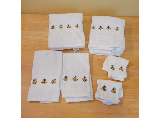 Set Of 6 Classic Linen Embroidered Bee Towels