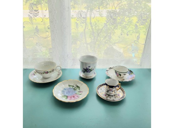 Tea Cups And Saucers Lot (Kitchen)