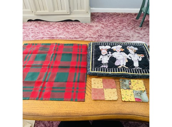 Assorted Placemat And Coaster Lot (Livingroom)