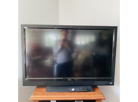 42' Vizio ECO 1080P TV With Stand And Remote (Livingroom)