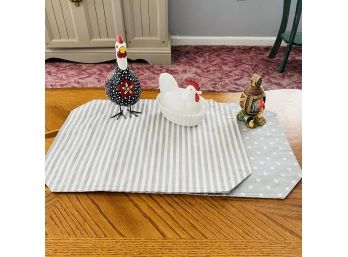 Assorted Chicken Themed Kitchen Decorations Lot (Livingroom)