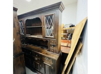 Bennington Pine China Cabinet With Lattice Door