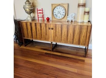 Mid-century Rosewood Credenza With Sliding Pocket Doors (Living Room)