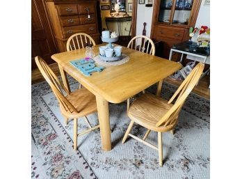 Kitchen Table With Four Chairs (Room 6)