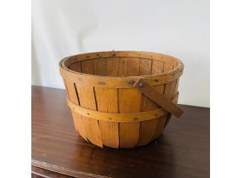 Rustic Vintage Bushel Basket With Hinged Handle (Pod)