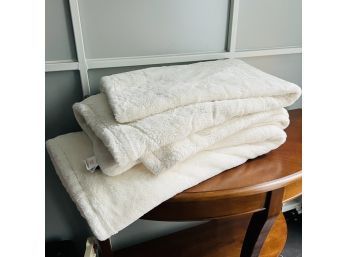 Set Of Two Fluffy Faux Fux Max Studio Throw Blankets In Ivory (LG)