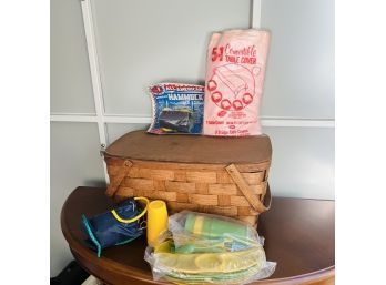 Vintage Wooden Picnic Basket With Minipak Hammock. Table Cover And Cups (Pod)