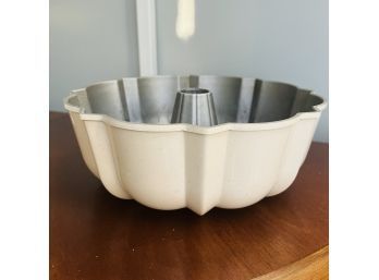 Vintage Nordic Ware Bundt Pan (Pod)