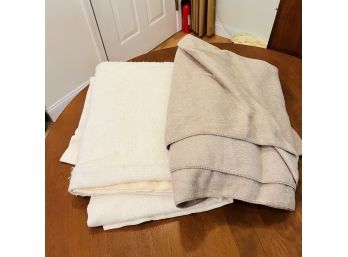 Pair Of Blankets (Kitchen)