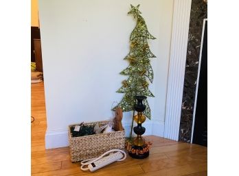 Holiday Decorations Lot (Living Room)