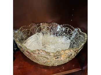 Glass Punch Bowl With Cups  (Bedroom 2)