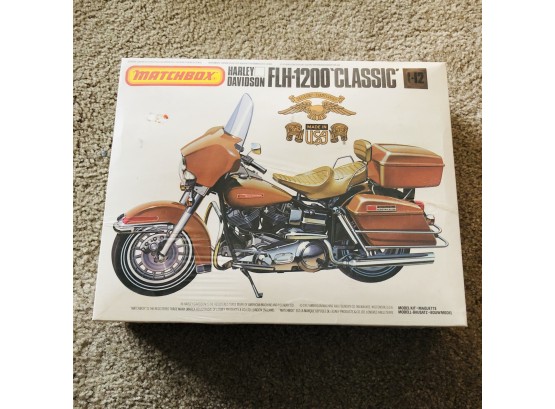 Matchbox Harley Davidson FLH-1200 Classic Model - Sealed (Living Room)