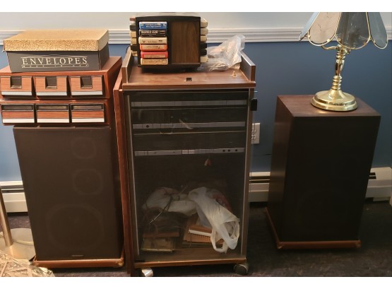 Vintage Magnavox Stereo System With 2 Speakers 8 Track Tapes Cassette Tapes (Downstairs)