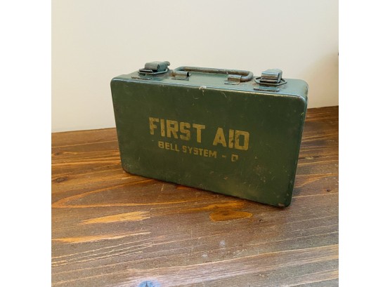 Vintage First Aid Kit (breezeway)