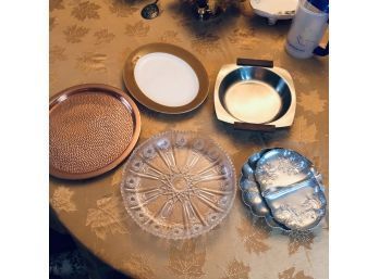 Assorted Trays (Dining Room)