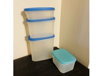 Lot Of 4 Storage Containers With Lids (kitchen)