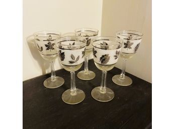 Lot Of 4 Leaf Design Water/wine Glasses (kitchen)