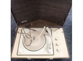 Vintage General Electric Record Player With Dualaramic Stereo