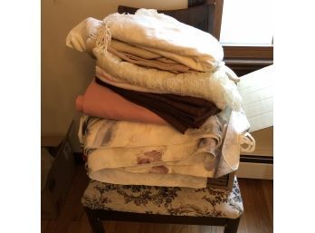 Assorted Table Linens (Dining Room)