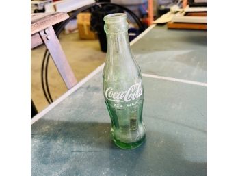 Vintage Coca-cola Bottle (Center Zone)