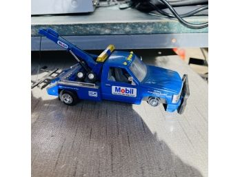 Mobile Tow Truck Toy Car (Center Zone)